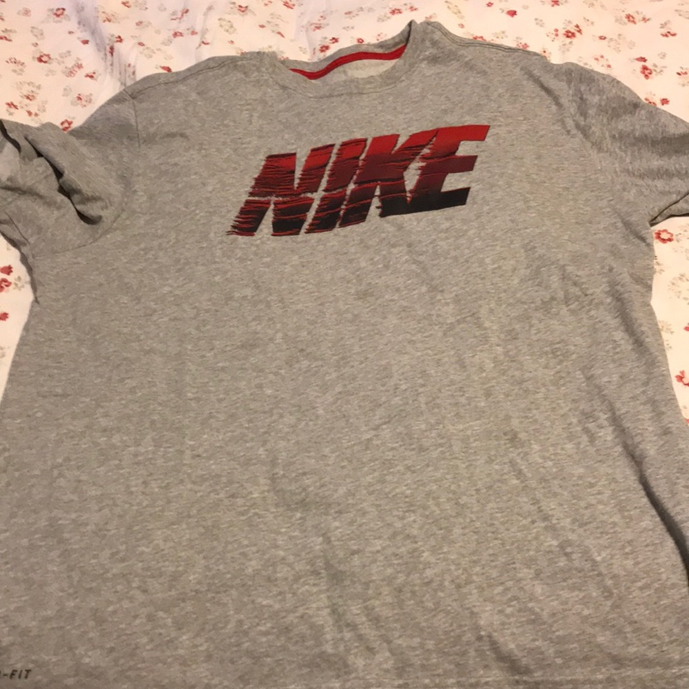 Men’s like new nike dri-fit t-shirt XXL